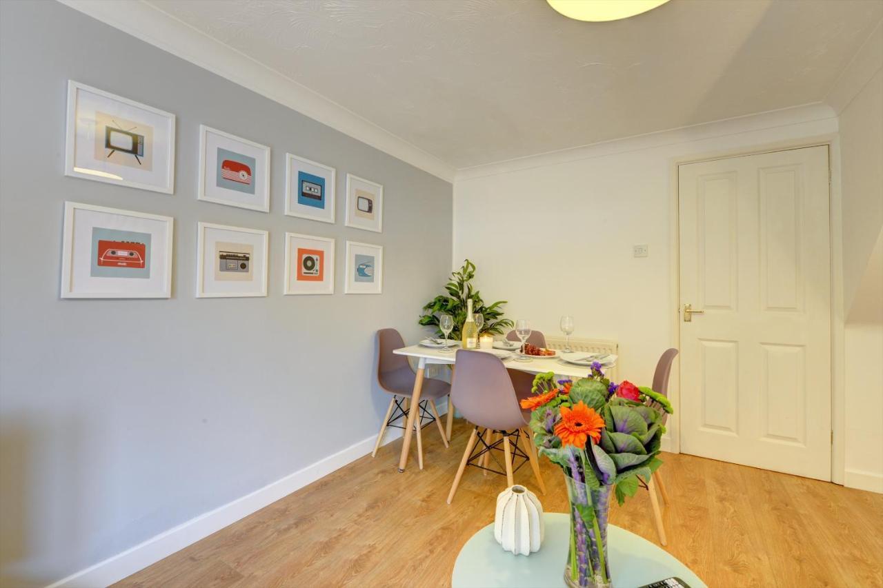 Modern 2 Bed House Sleeps 6 Southam Town Centre - Inspire Homes Ltd Экстерьер фото