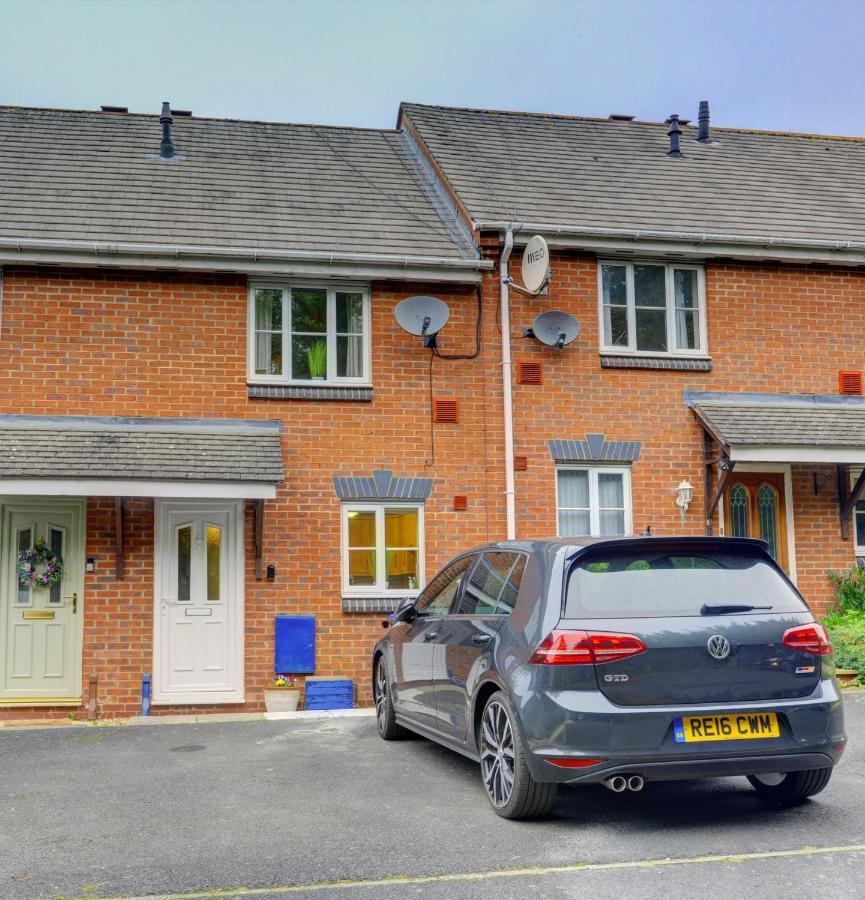 Modern 2 Bed House Sleeps 6 Southam Town Centre - Inspire Homes Ltd Экстерьер фото