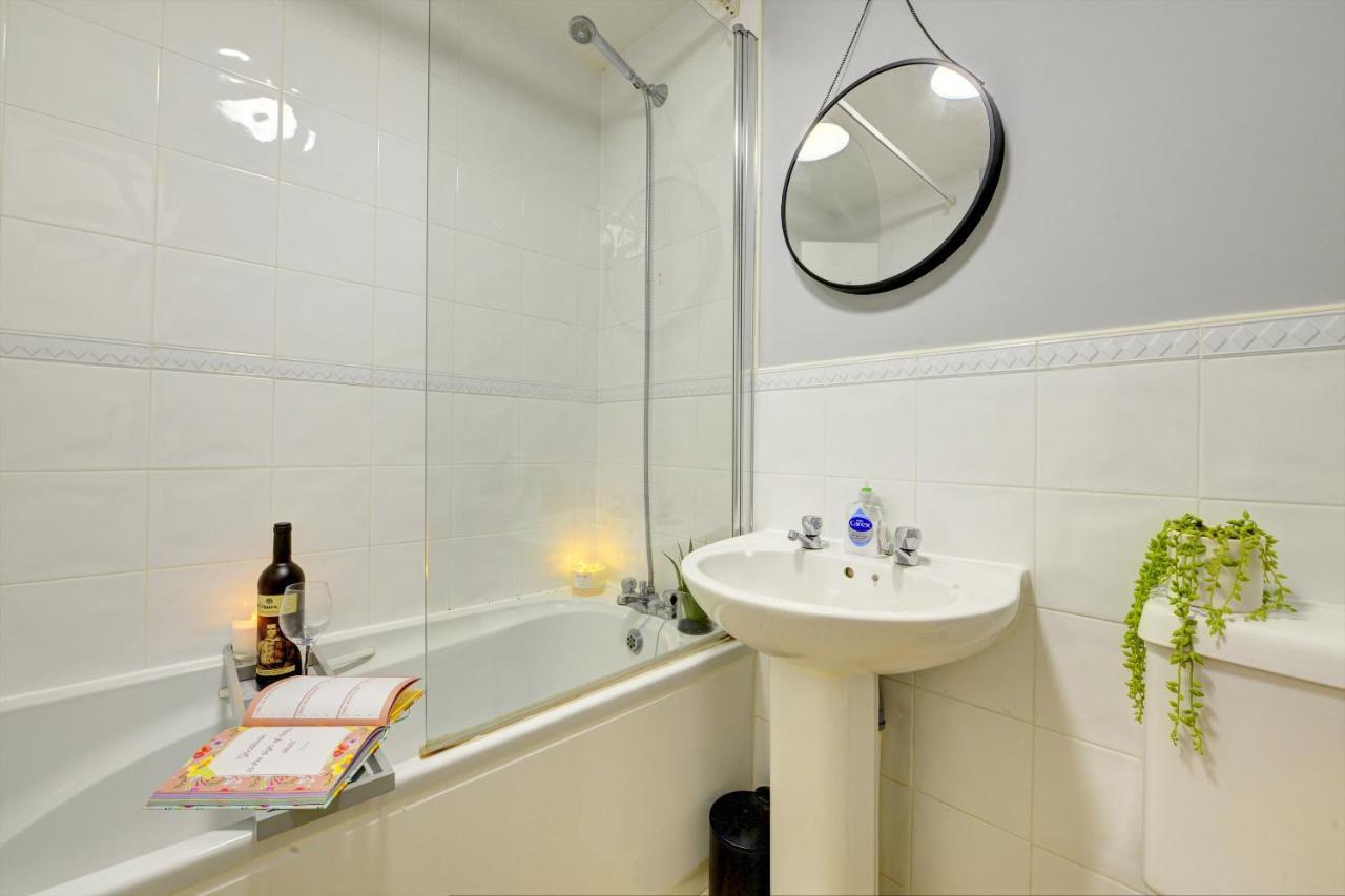 Modern 2 Bed House Sleeps 6 Southam Town Centre - Inspire Homes Ltd Экстерьер фото