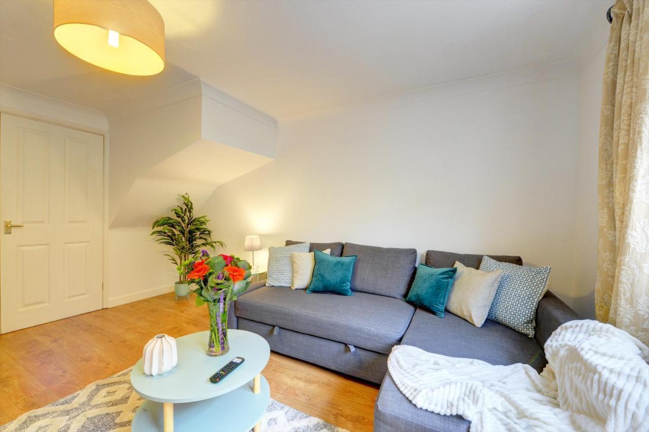 Modern 2 Bed House Sleeps 6 Southam Town Centre - Inspire Homes Ltd Экстерьер фото